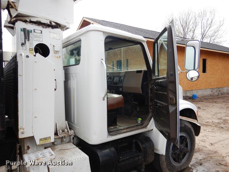 image for item FA9279 1991 International 4700 crane truck