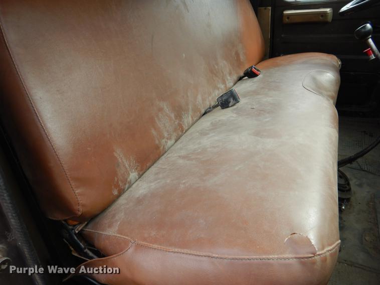 image for item FA9279 1991 International 4700 crane truck