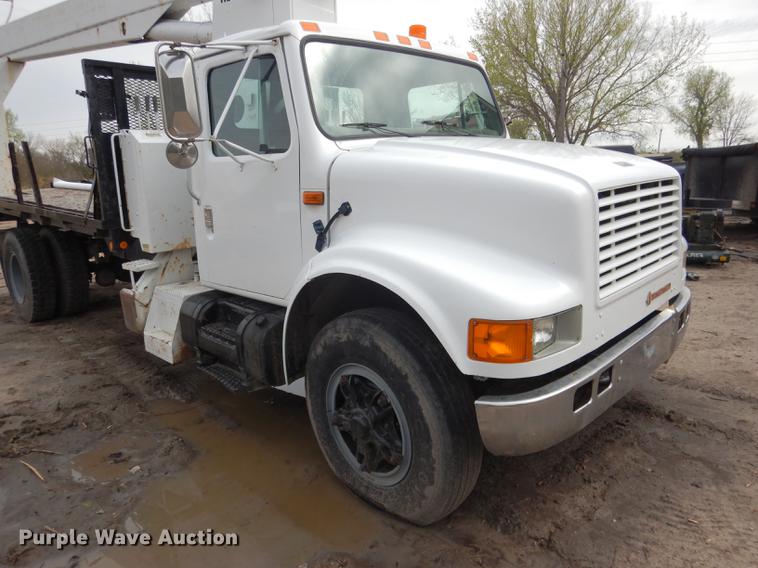 image for item FA9279 1991 International 4700 crane truck