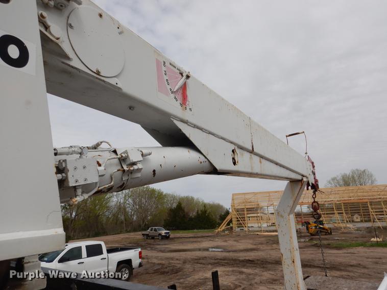 image for item FA9279 1991 International 4700 crane truck