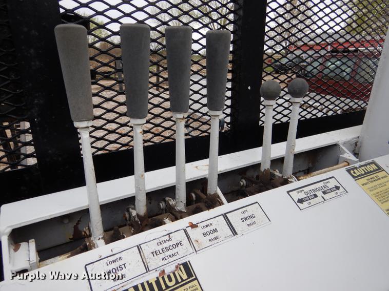 image for item FA9279 1991 International 4700 crane truck