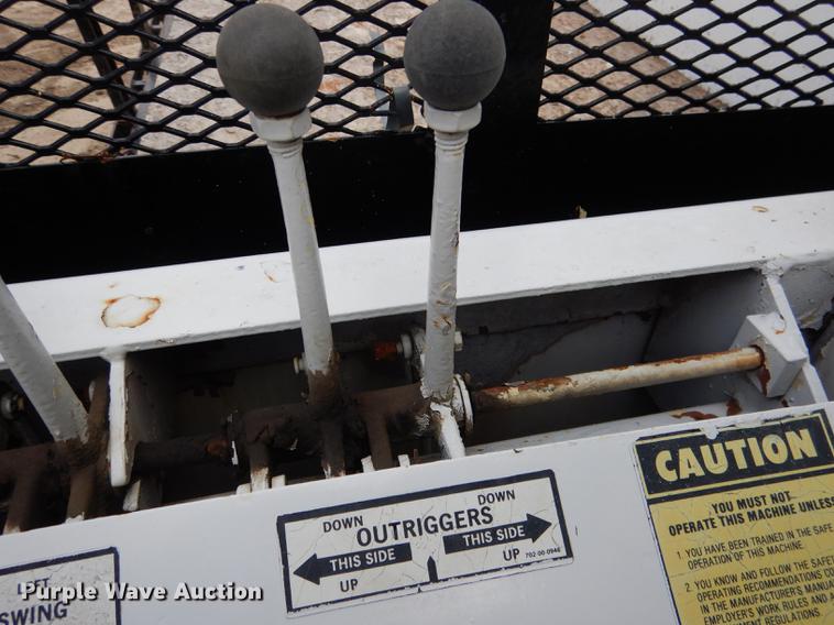 image for item FA9279 1991 International 4700 crane truck