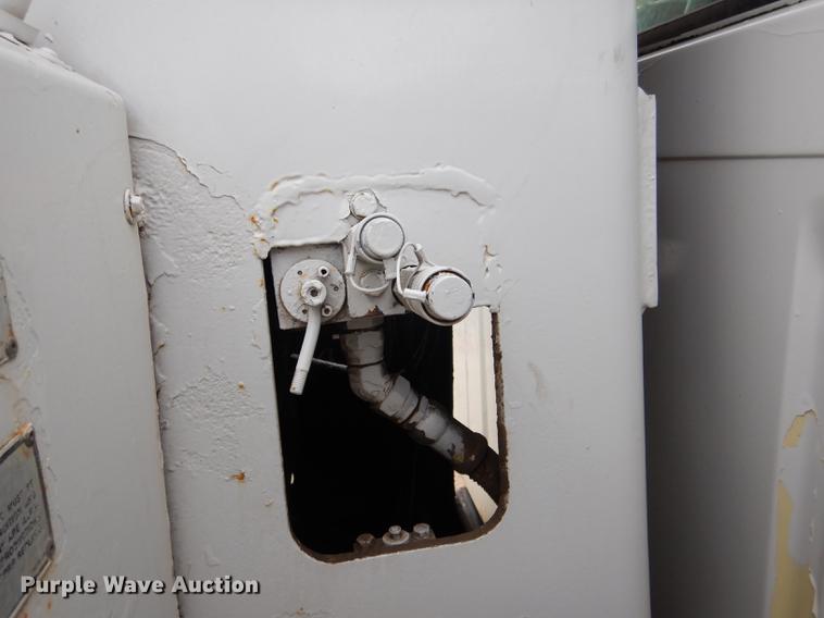 image for item FA9279 1991 International 4700 crane truck