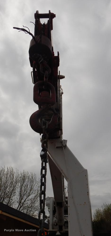 image for item FA9279 1991 International 4700 crane truck