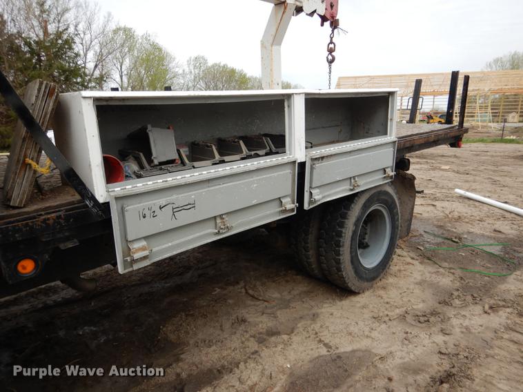 image for item FA9279 1991 International 4700 crane truck