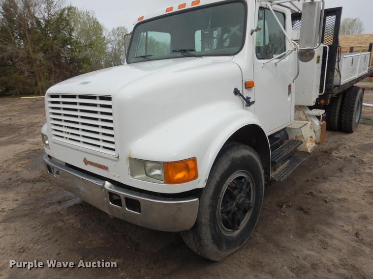 image for item FA9279 1991 International 4700 crane truck