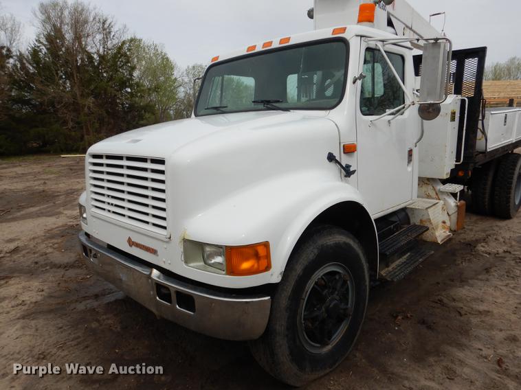 image for item FA9279 1991 International 4700 crane truck