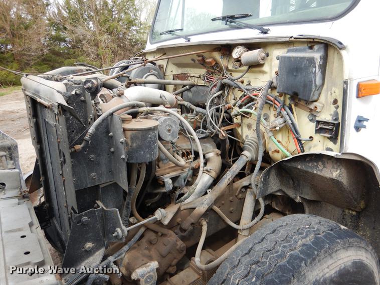 image for item FA9279 1991 International 4700 crane truck