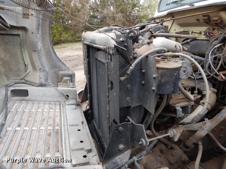 image for item FA9279 1991 International 4700 crane truck