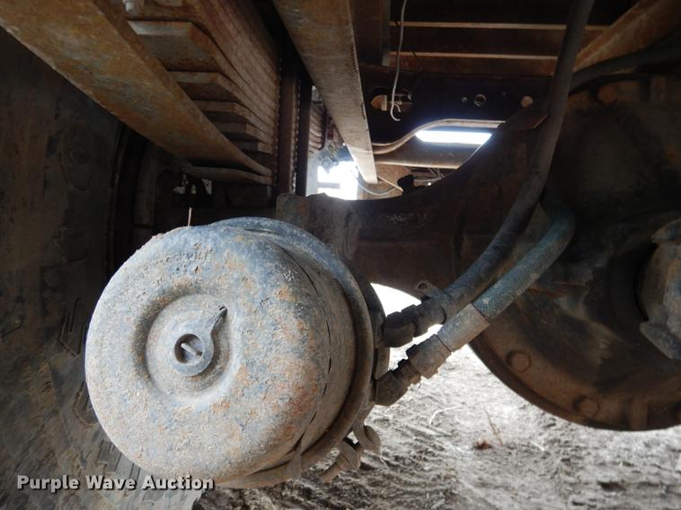 image for item FA9279 1991 International 4700 crane truck