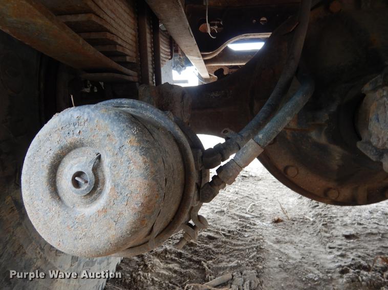 image for item FA9279 1991 International 4700 crane truck