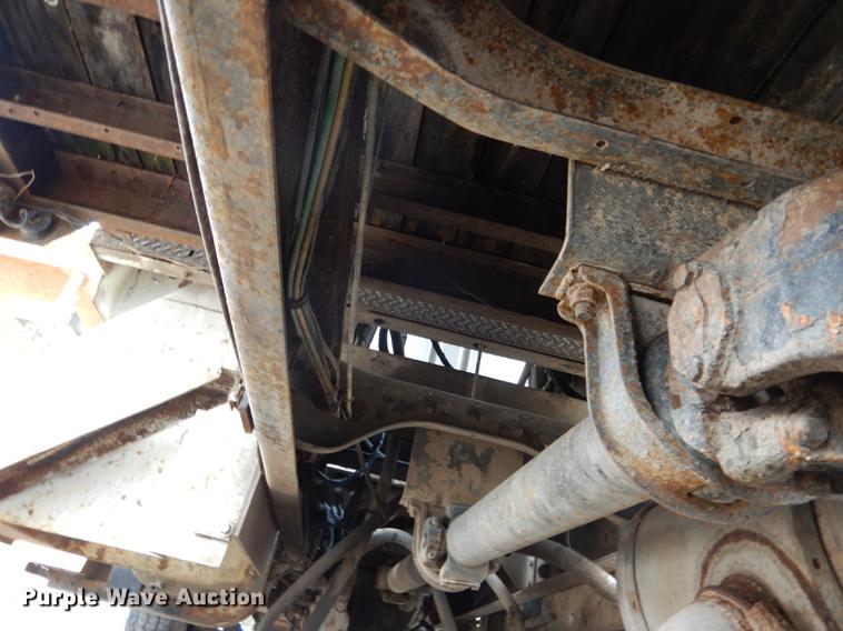 image for item FA9279 1991 International 4700 crane truck