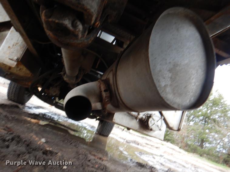 image for item FA9279 1991 International 4700 crane truck