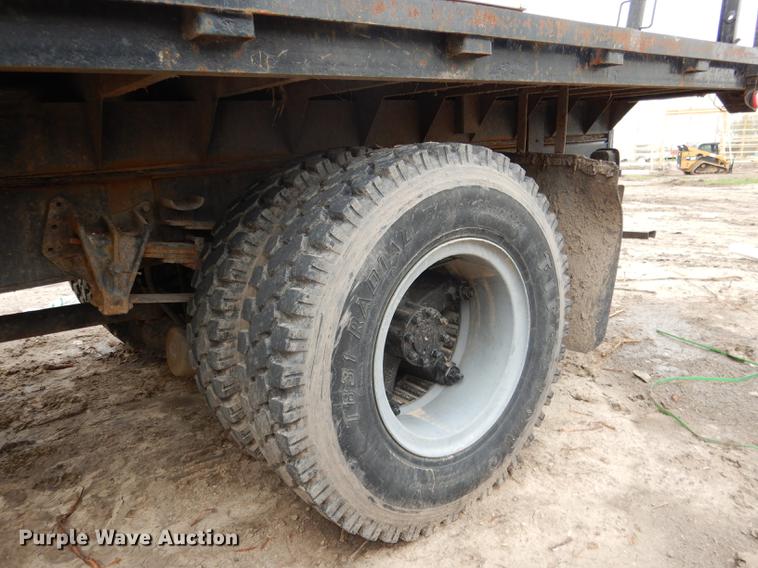 image for item FA9279 1991 International 4700 crane truck