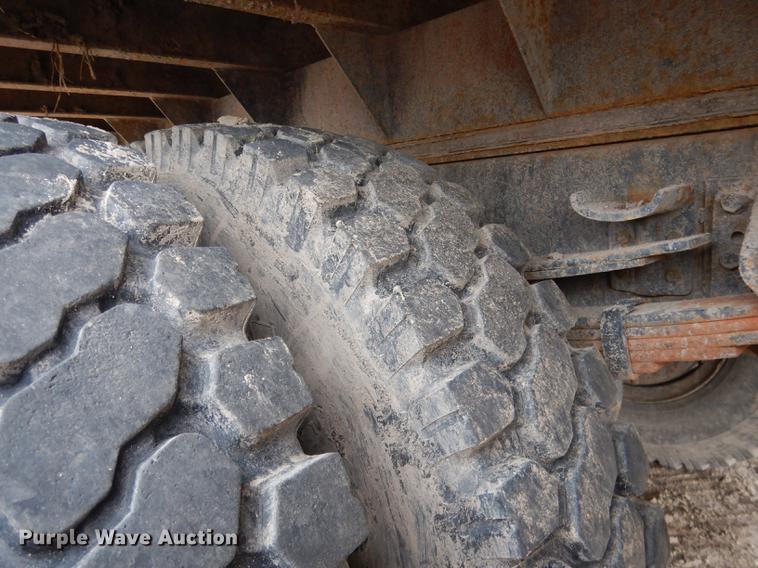 image for item FA9279 1991 International 4700 crane truck