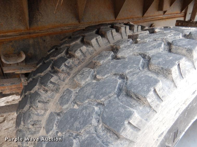 image for item FA9279 1991 International 4700 crane truck