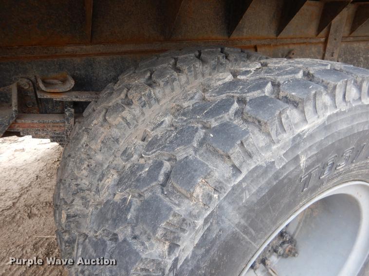 image for item FA9279 1991 International 4700 crane truck