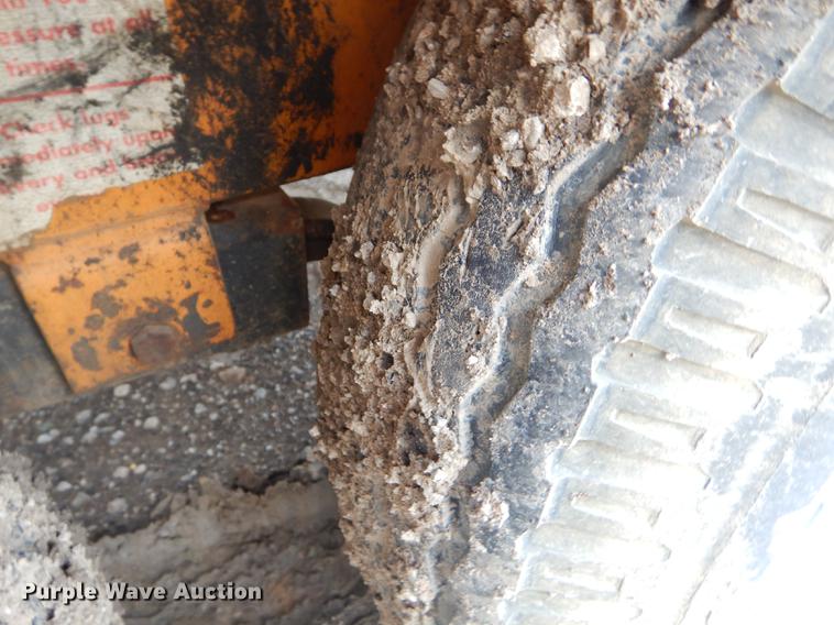 image for item FH9393 2002 Econoline tilt deck equipment trailer