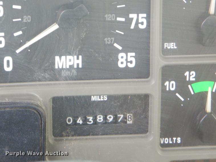 image for item FH9433 2001 International 4700 digger derrick truck