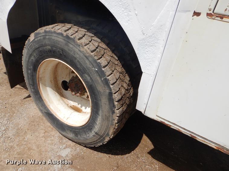 image for item FH9433 2001 International 4700 digger derrick truck