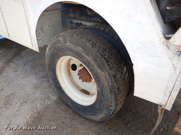 image for item FH9433 2001 International 4700 digger derrick truck