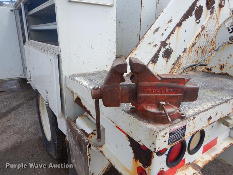 image for item FH9433 2001 International 4700 digger derrick truck