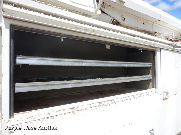 image for item FH9433 2001 International 4700 digger derrick truck