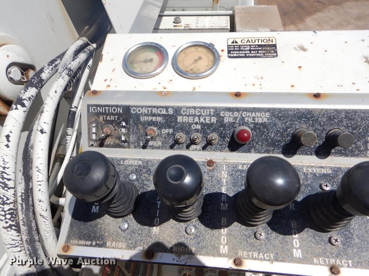 image for item FH9433 2001 International 4700 digger derrick truck