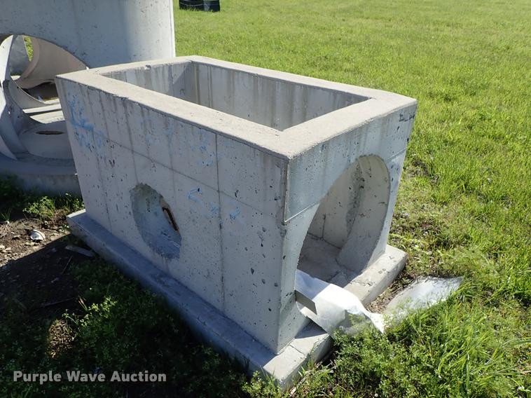 image for item FH9854 Concrete drainage pipe