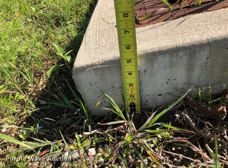 image for item FH9854 Concrete drainage pipe