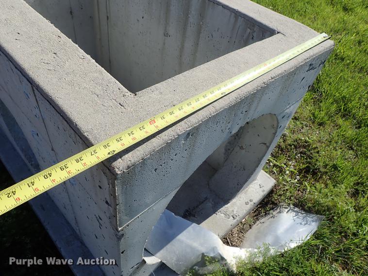 image for item FH9854 Concrete drainage pipe