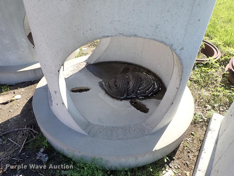 image for item FH9854 Concrete drainage pipe