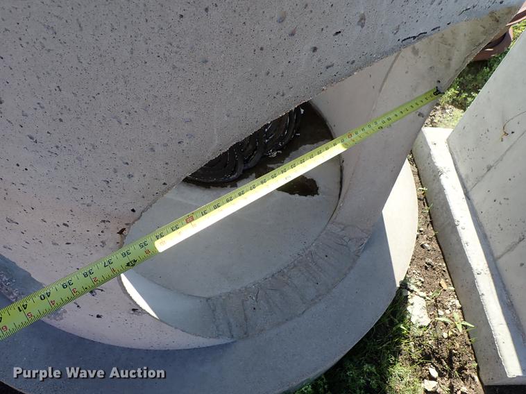 image for item FH9854 Concrete drainage pipe