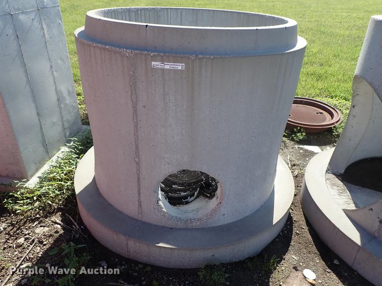 image for item FH9854 Concrete drainage pipe