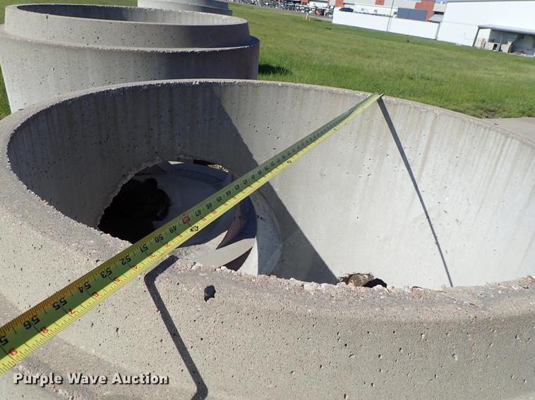 image for item FH9854 Concrete drainage pipe