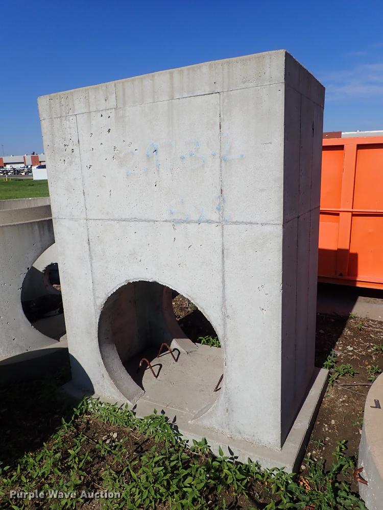 image for item FH9854 Concrete drainage pipe