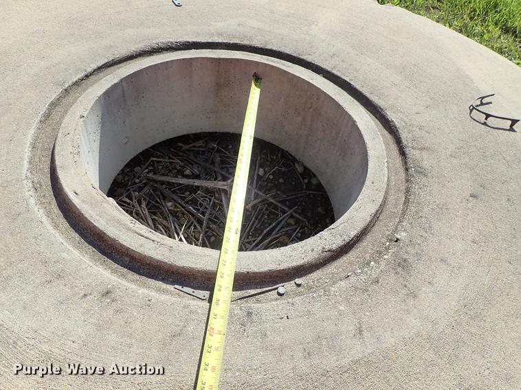 image for item FH9854 Concrete drainage pipe