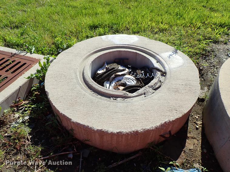 image for item FH9854 Concrete drainage pipe