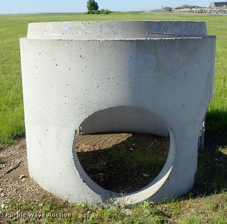 image for item FH9854 Concrete drainage pipe