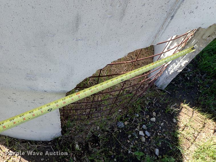 image for item FH9854 Concrete drainage pipe