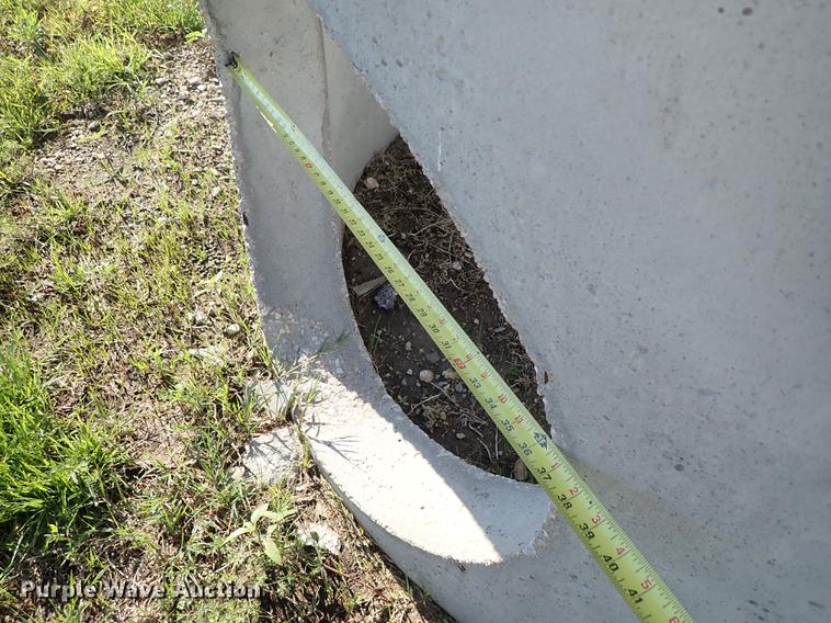 image for item FH9854 Concrete drainage pipe