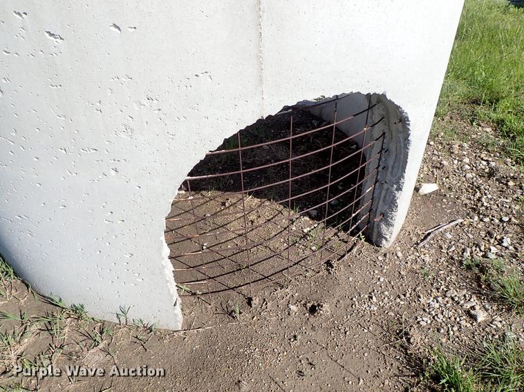 image for item FH9854 Concrete drainage pipe