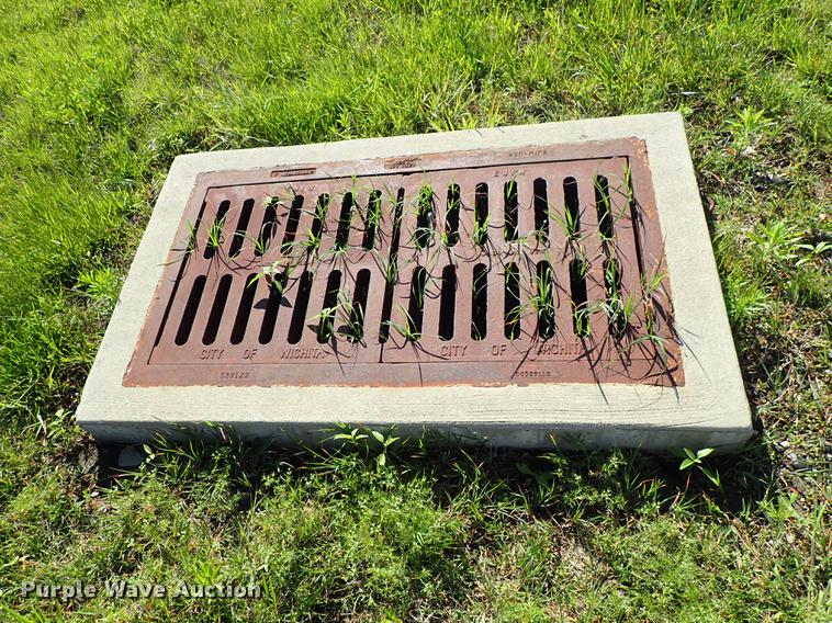 image for item FH9854 Concrete drainage pipe