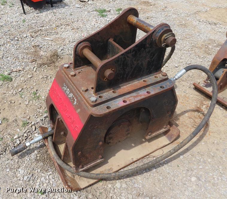 Backhoe compactor in Topeka, KS Item FJ9023 sold Purple Wave
