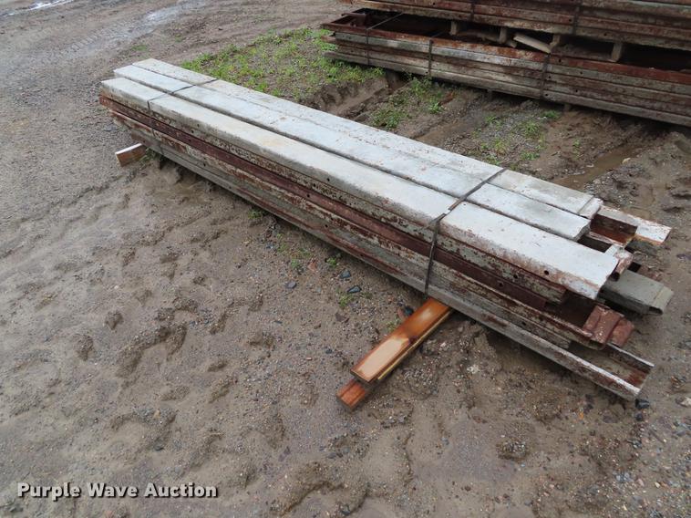 image for item FJ9046 (74) 10' x 6" concrete curb forms