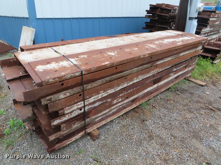 image for item FJ9052 (109) concrete curb forms