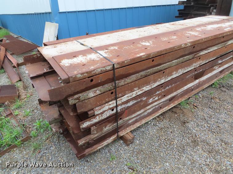 image for item FJ9052 (109) concrete curb forms