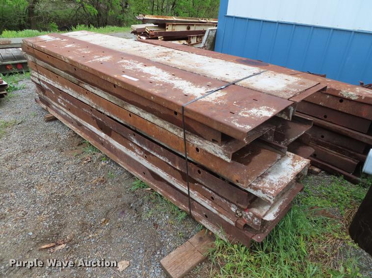 image for item FJ9052 (109) concrete curb forms