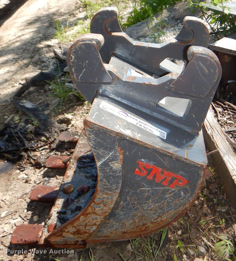 2016 SMP mini Husqvarna excavator bucket in Kansas City, KS Item