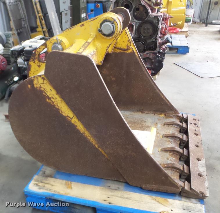 image for item FM9317 John Deere backhoe bucket